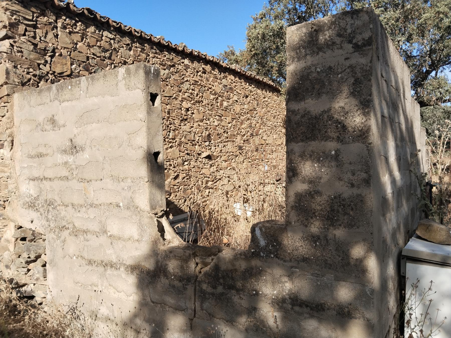 For sale of rural property in Cabeza la Vaca