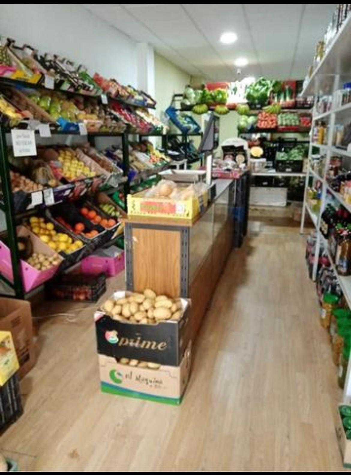 For rent of commercial in Tomares