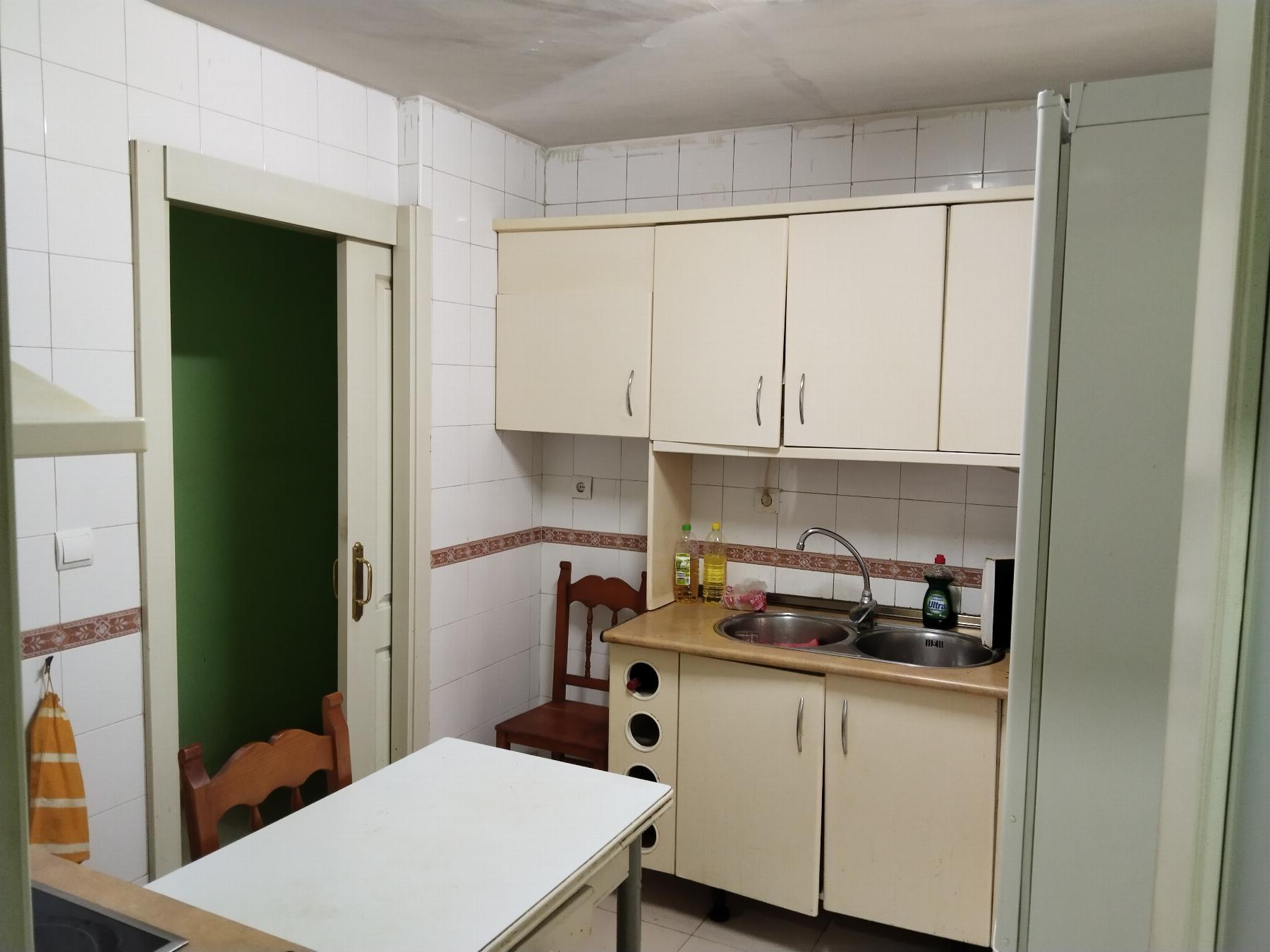 For sale of flat in Bormujos