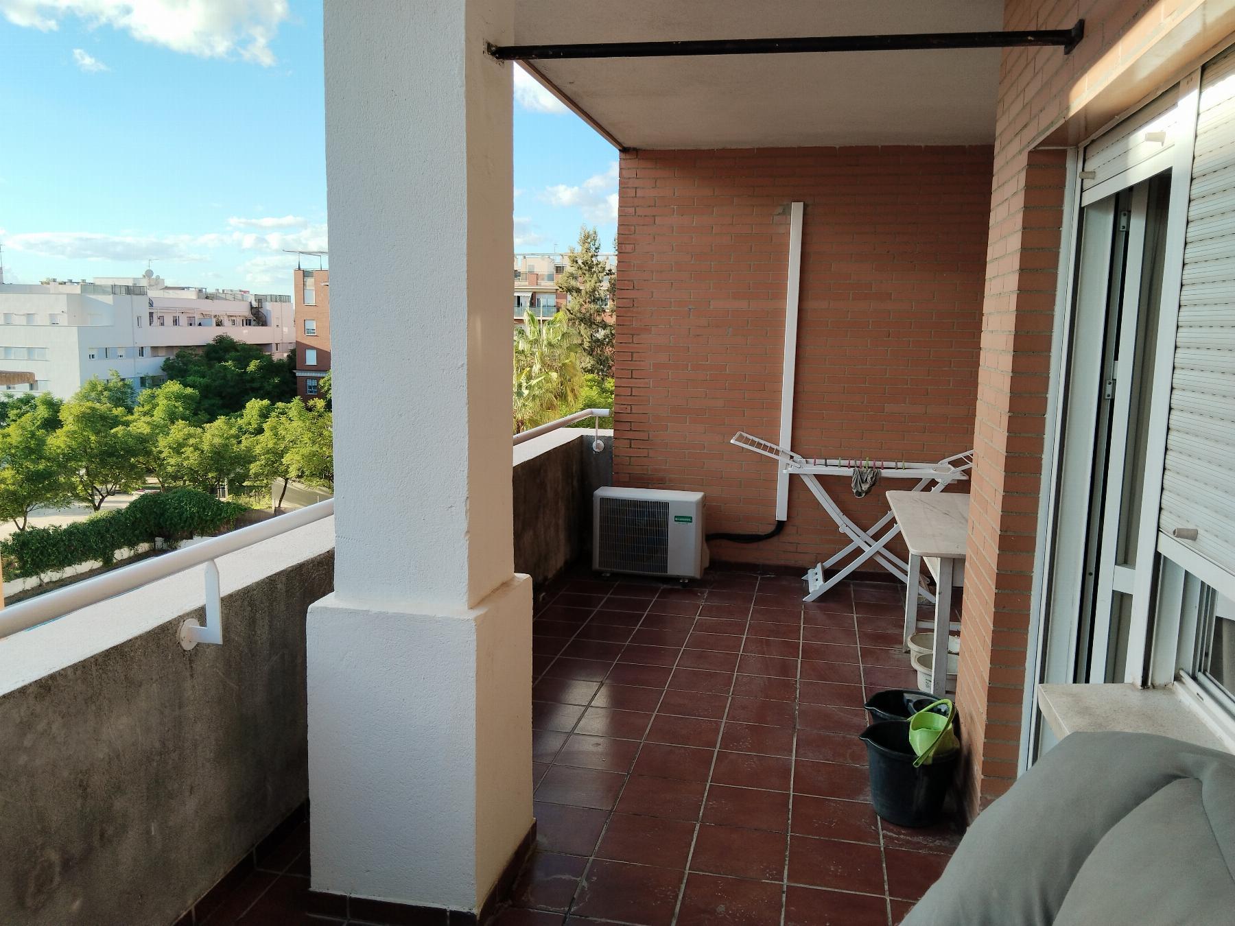 For sale of flat in Bormujos