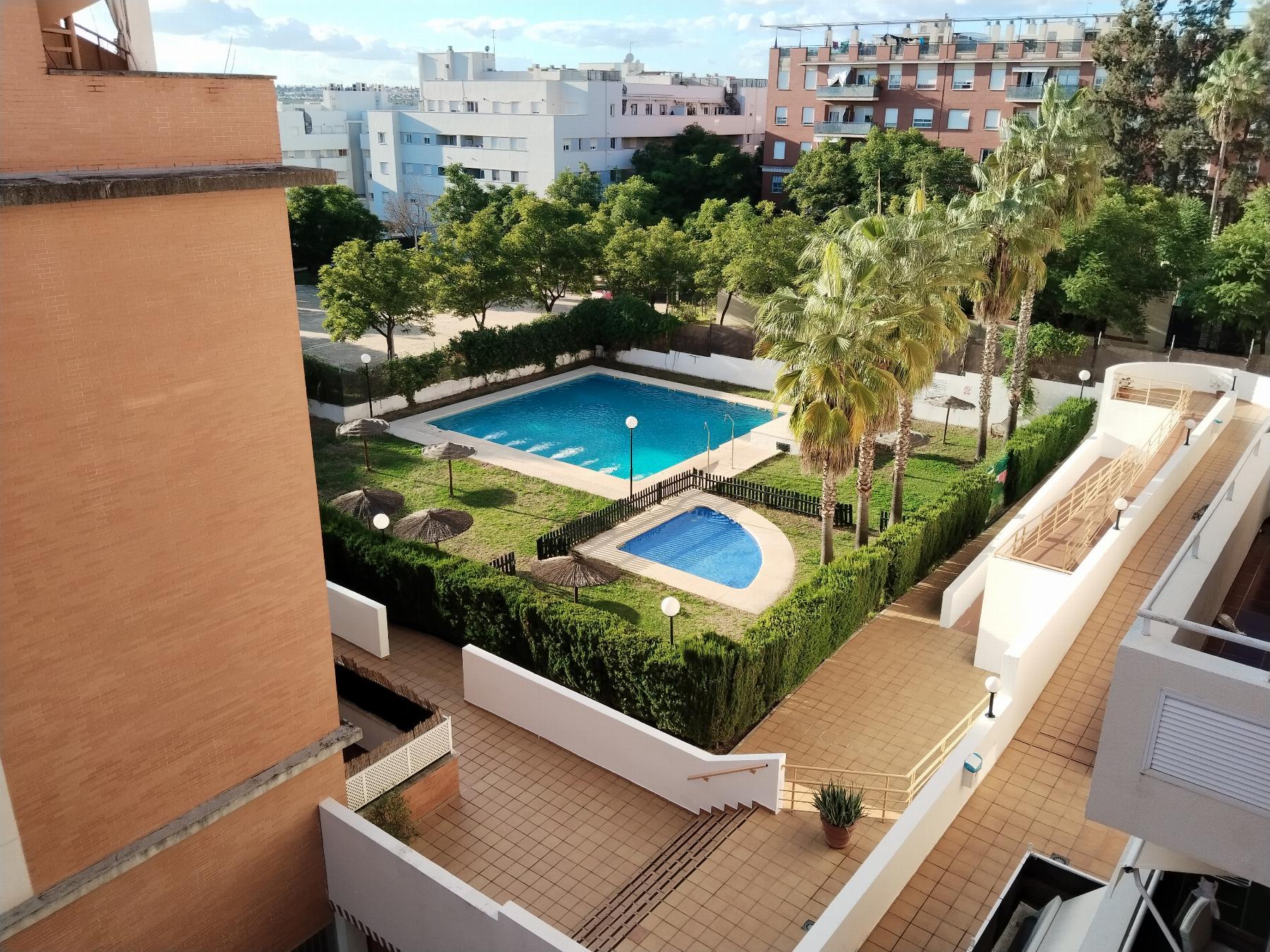 For sale of flat in Bormujos
