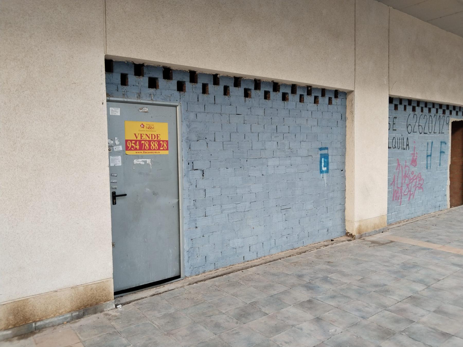 For sale of commercial in Bormujos