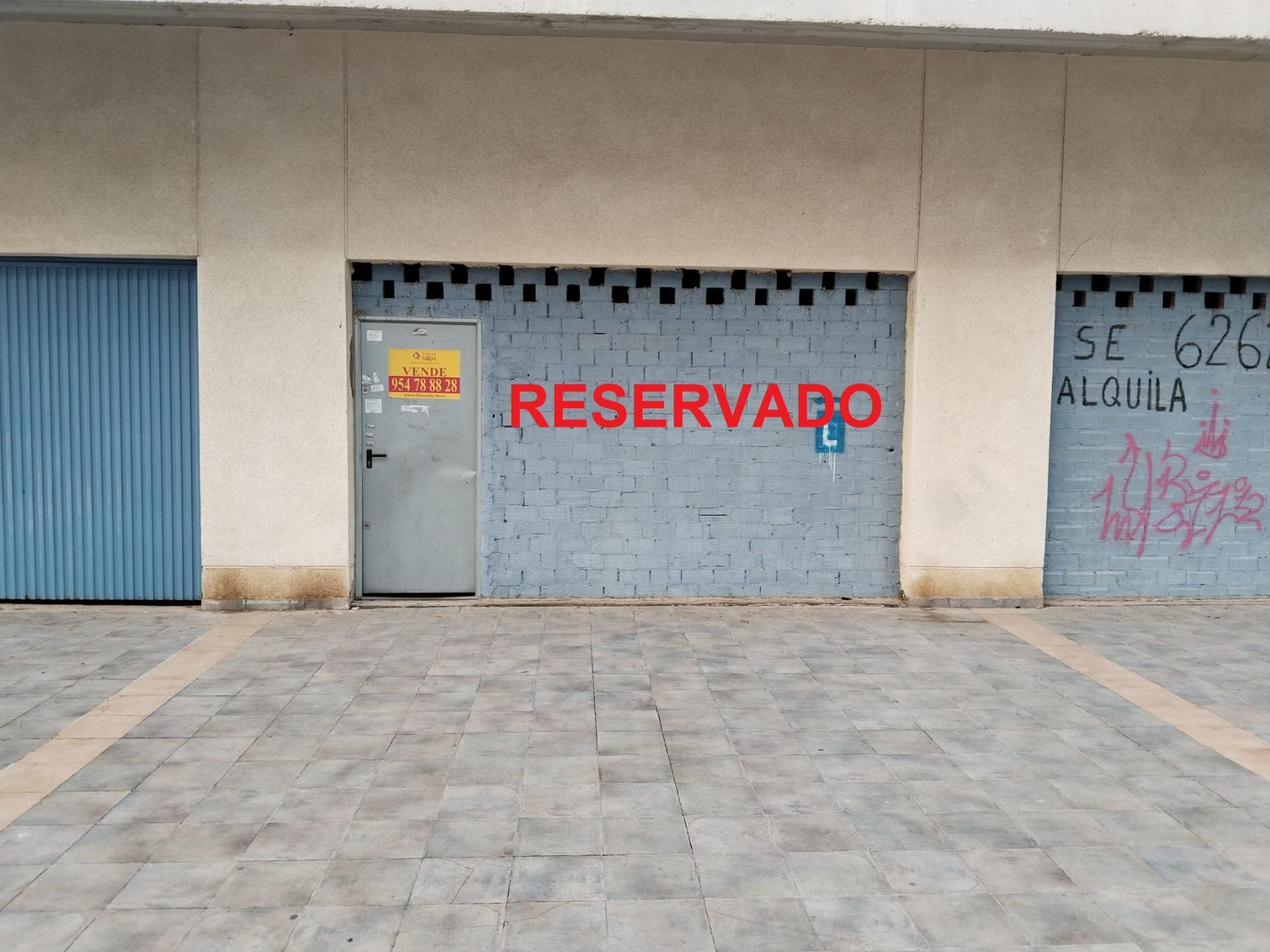 For sale of commercial in Bormujos