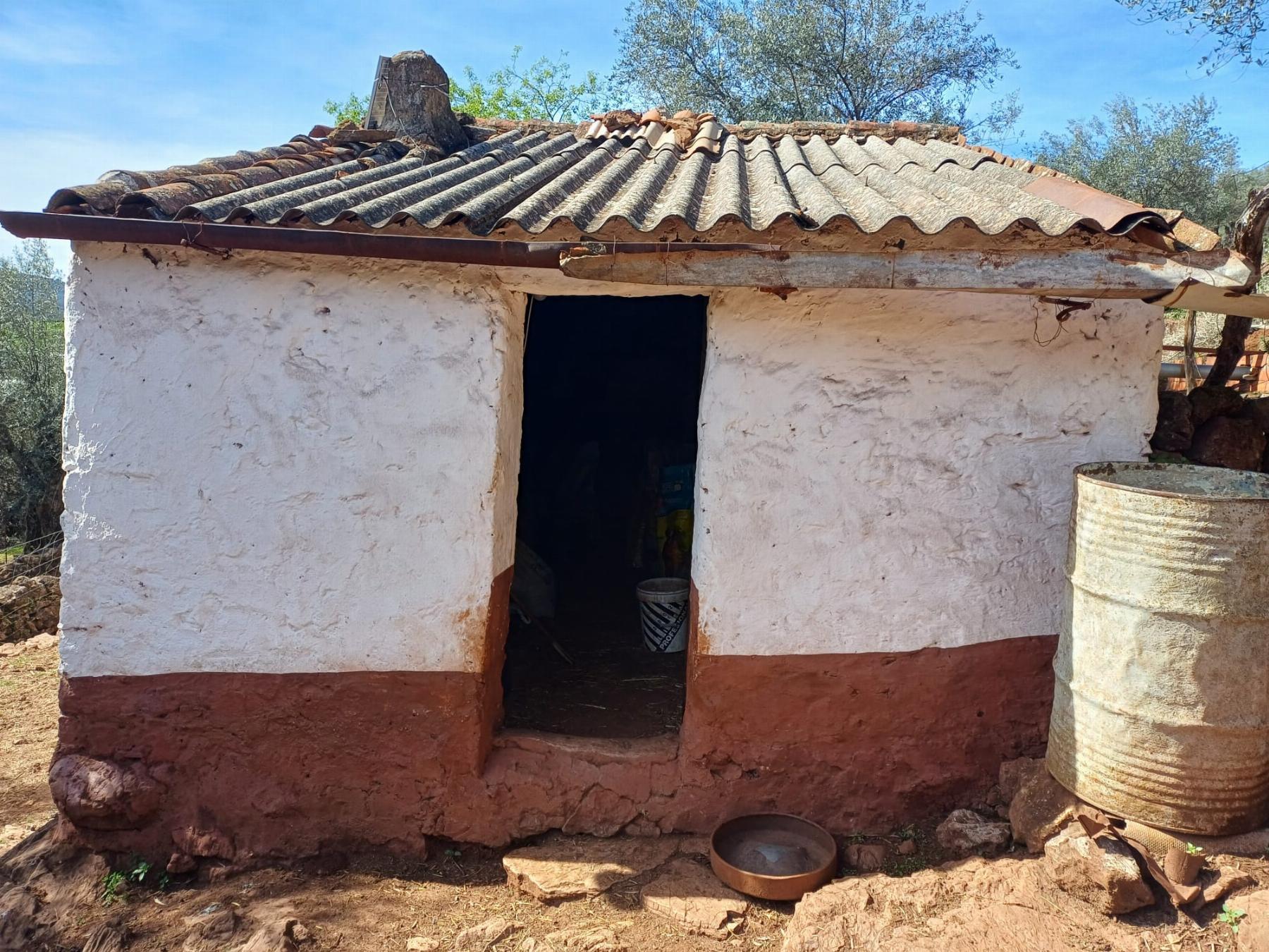 For sale of rural property in Fuentes de León