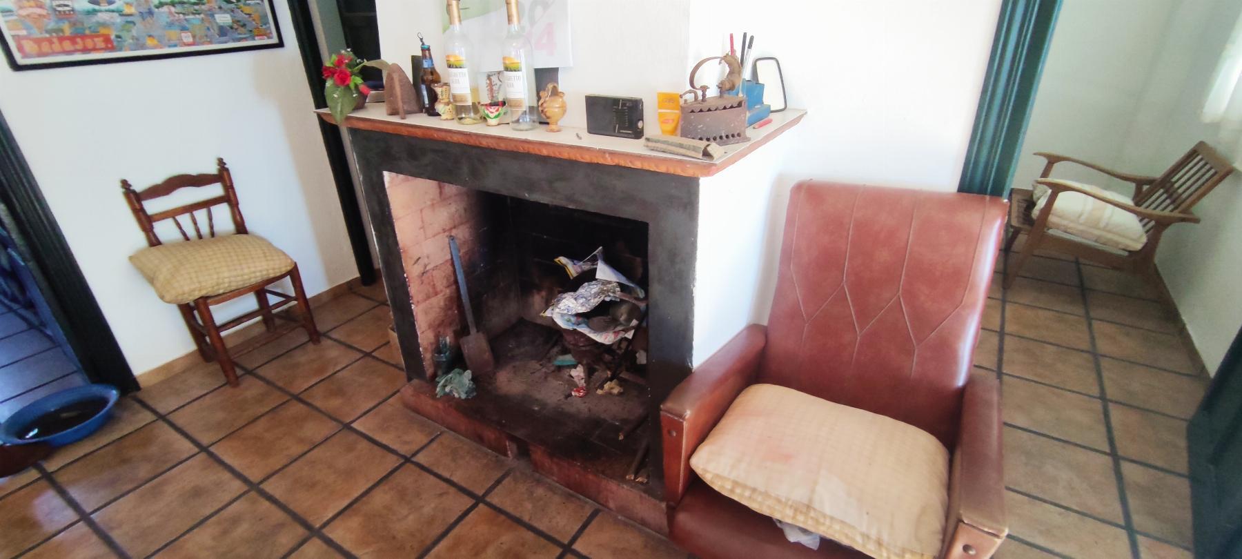 Venta de finca rústica en Fuentes de León