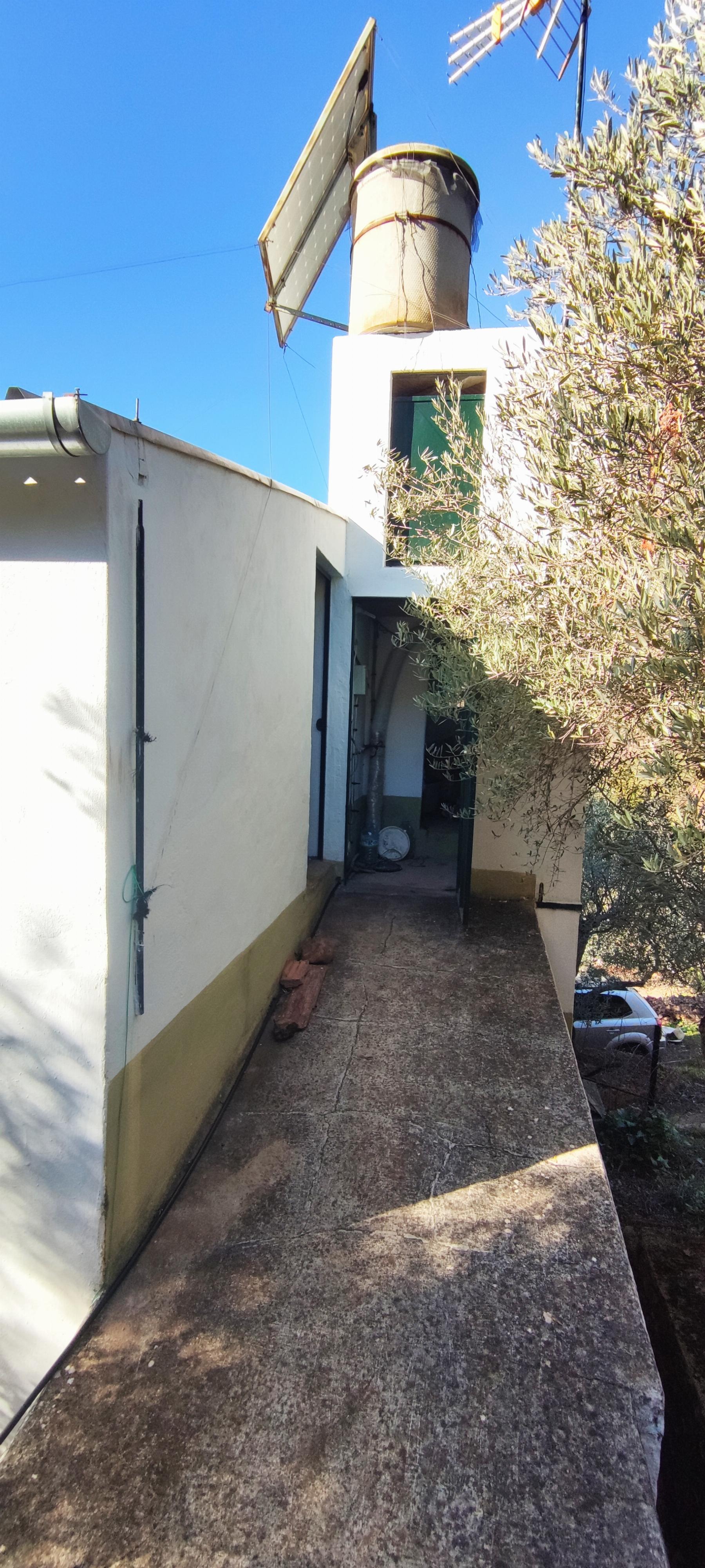Venta de finca rústica en Fuentes de León