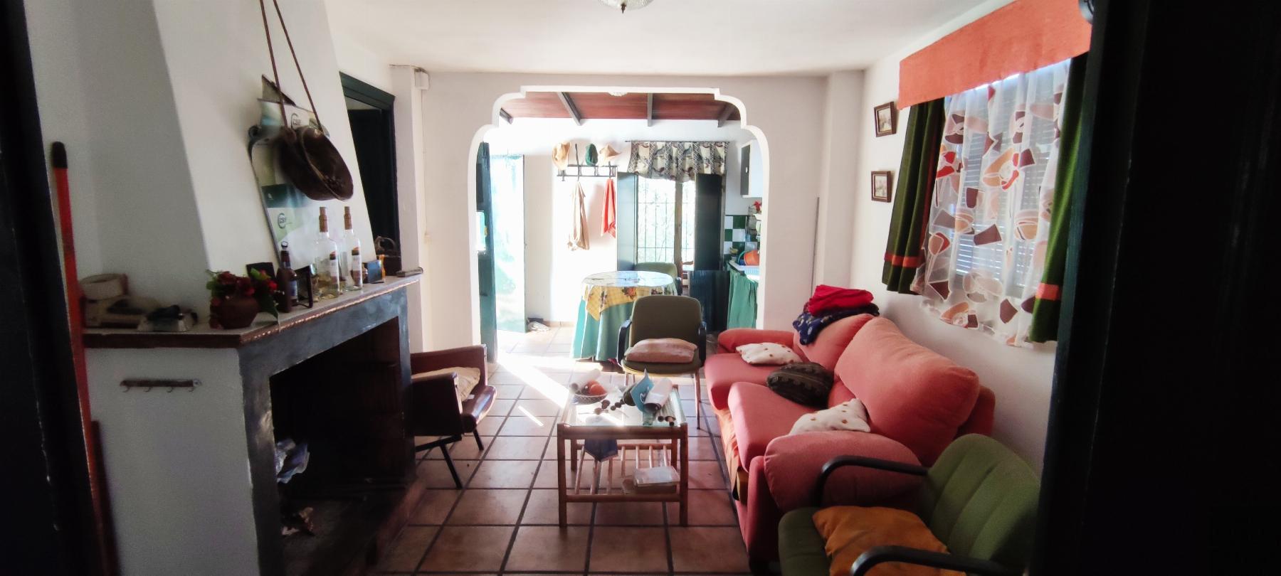 Venta de finca rústica en Fuentes de León