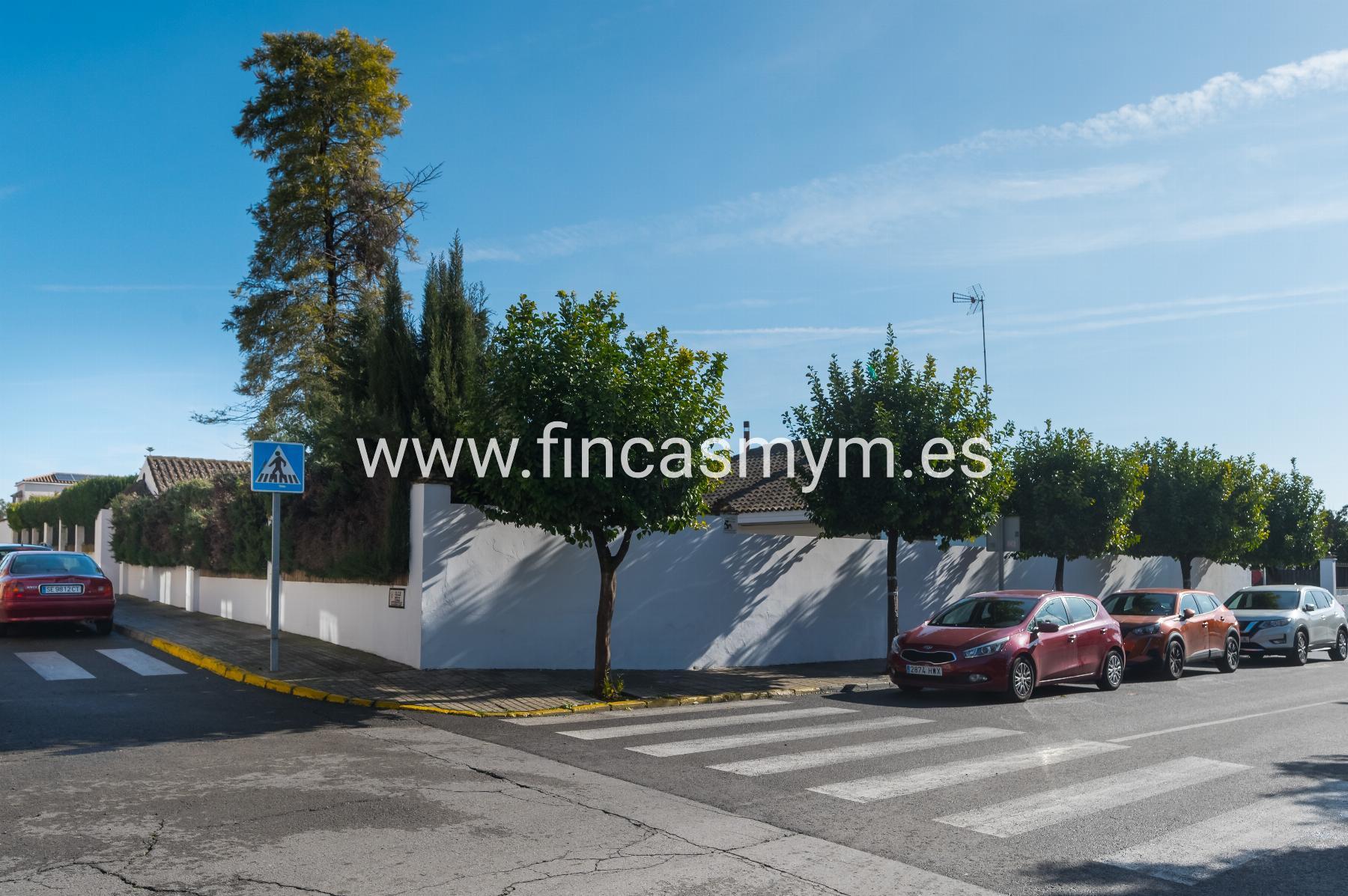 For sale of chalet in Espartinas