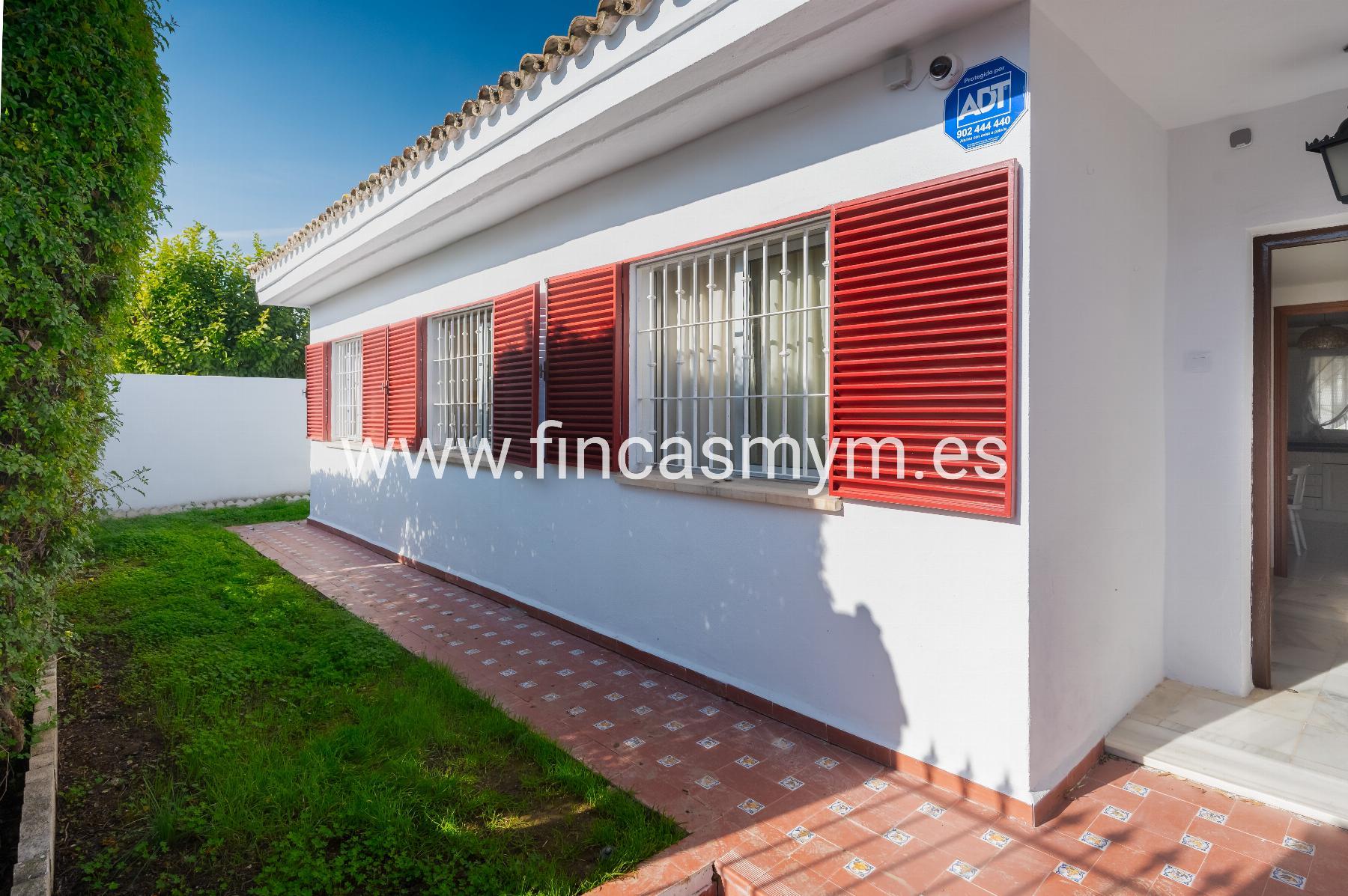 For sale of chalet in Espartinas