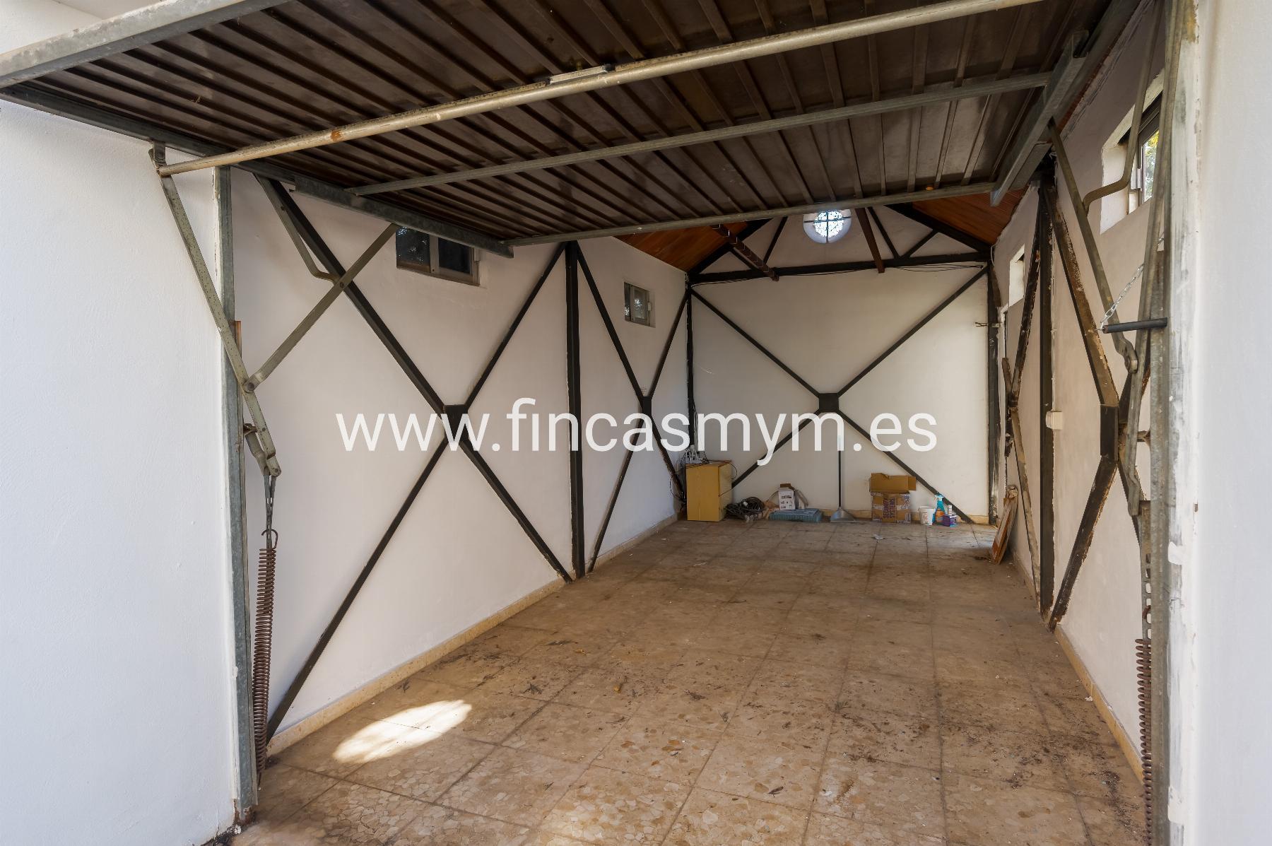 For sale of chalet in Espartinas