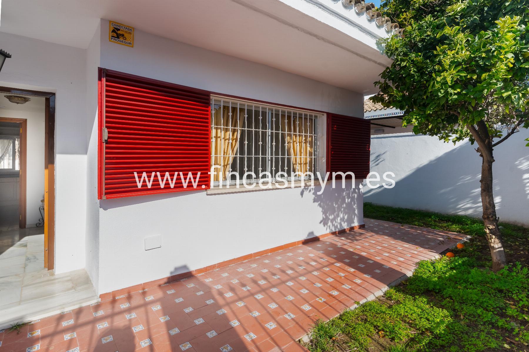 For sale of chalet in Espartinas