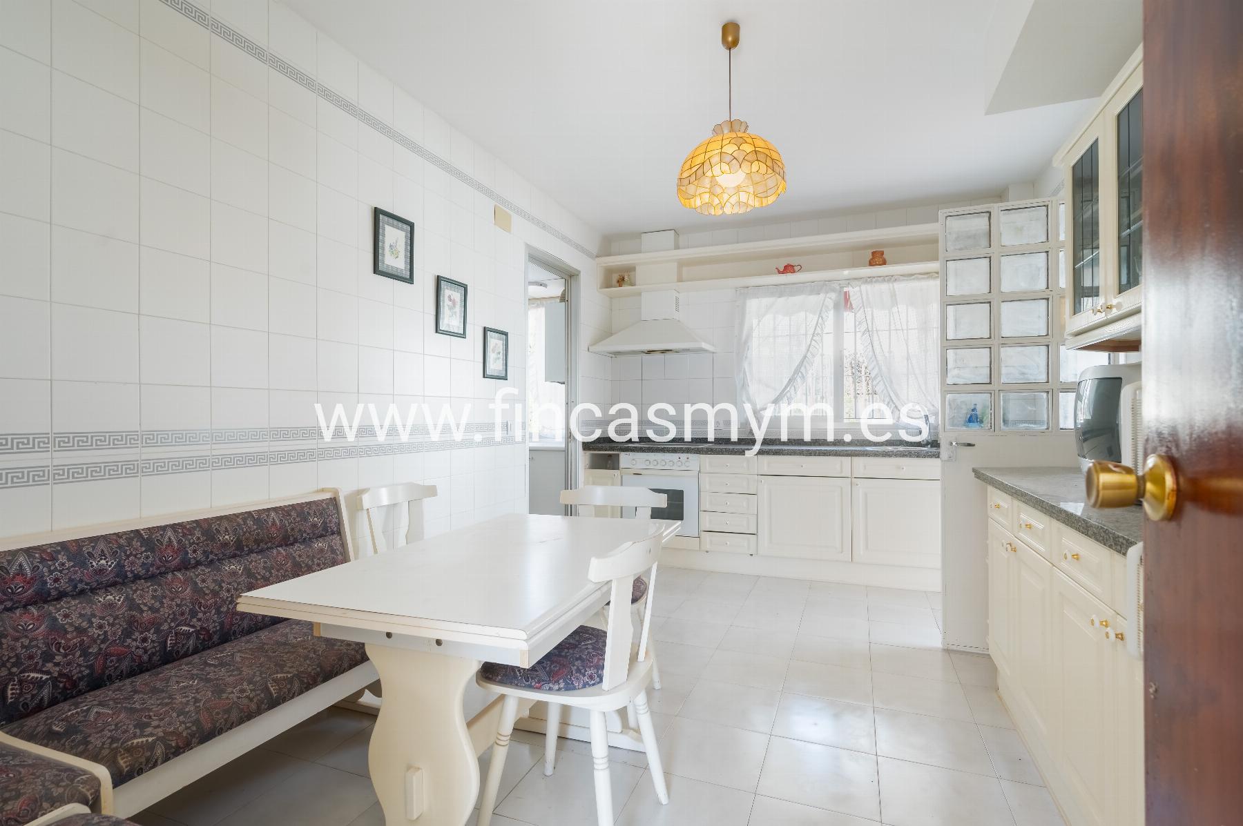 For sale of chalet in Espartinas