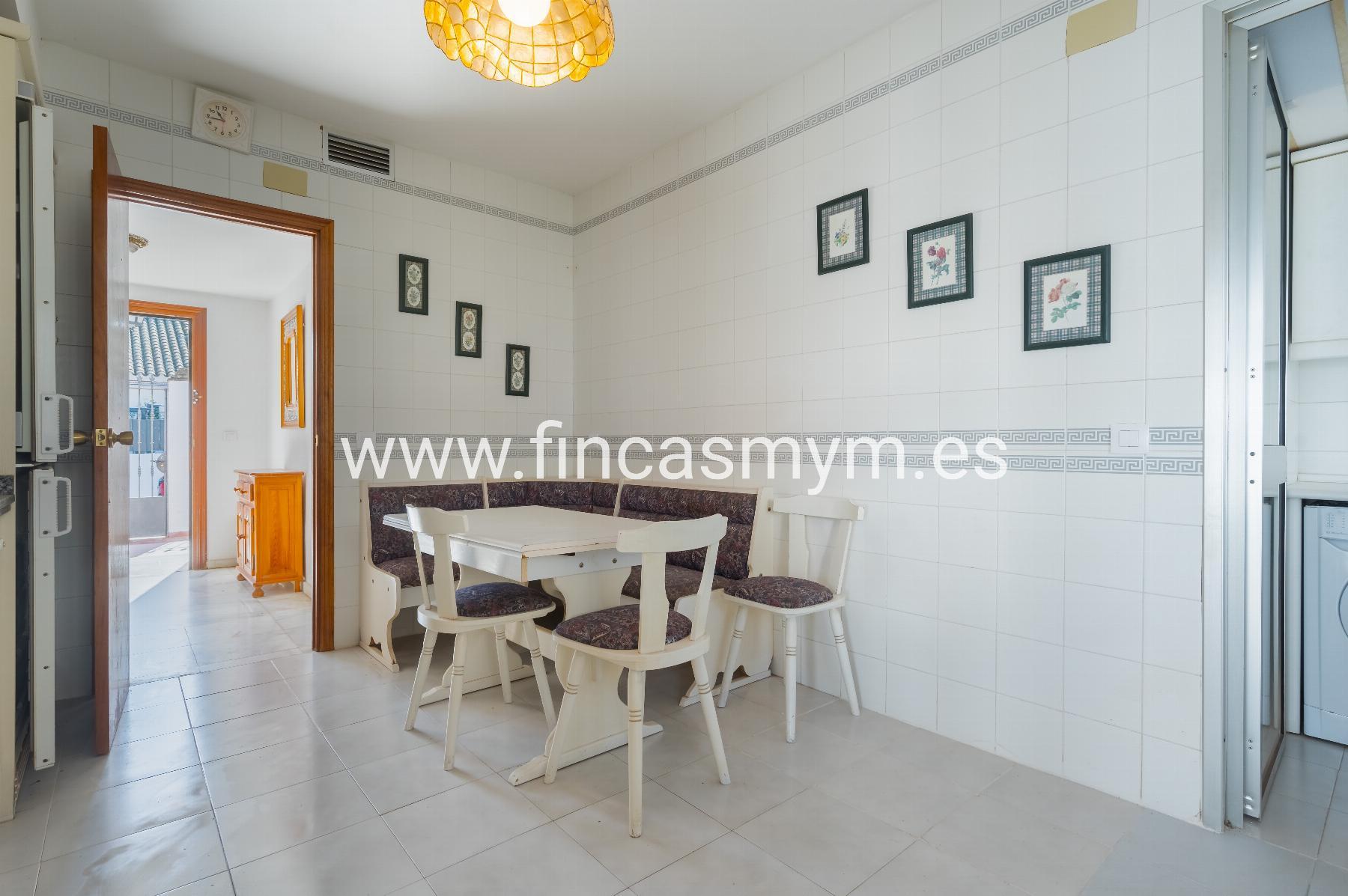 For sale of chalet in Espartinas
