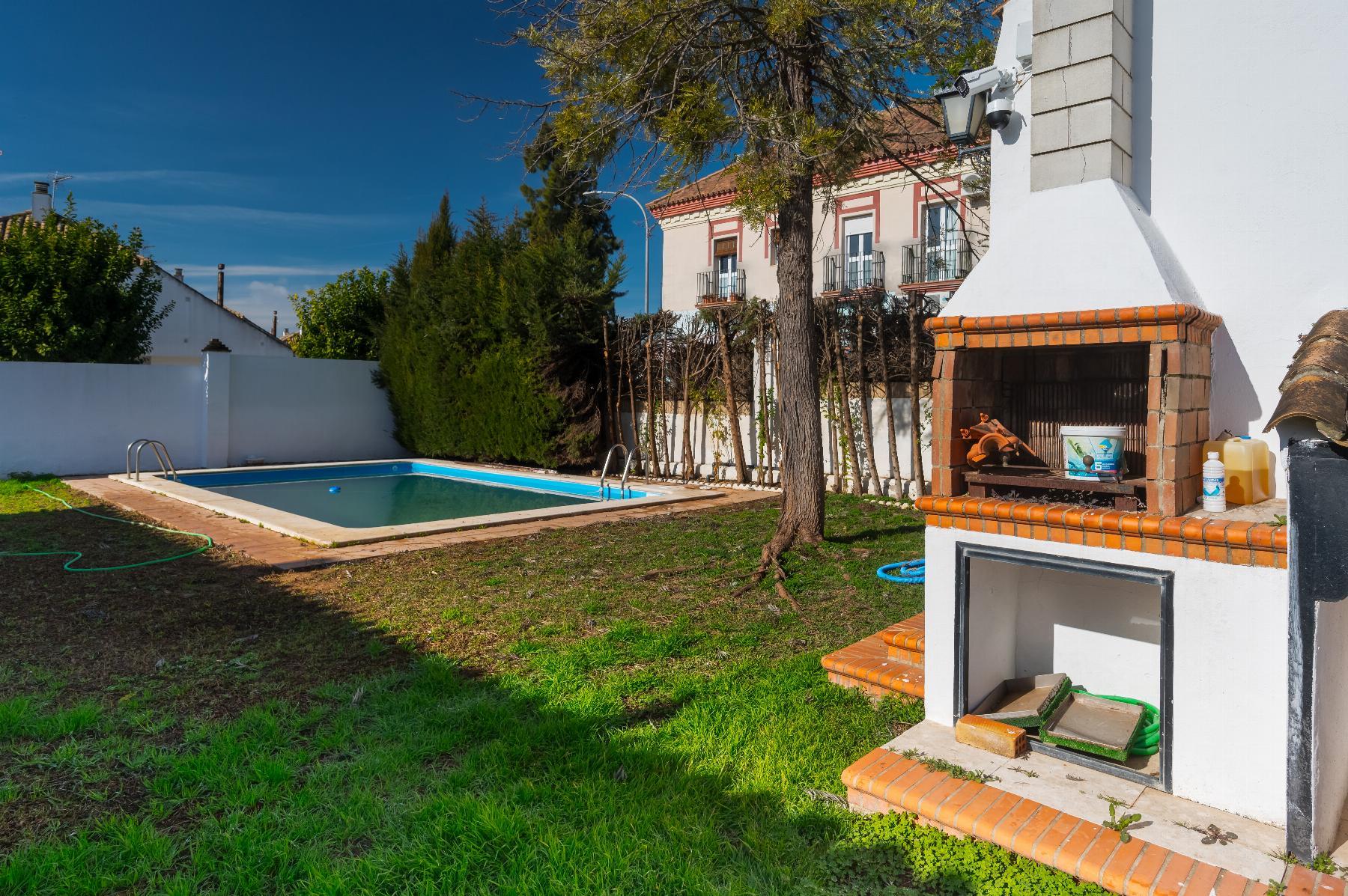 For sale of chalet in Espartinas