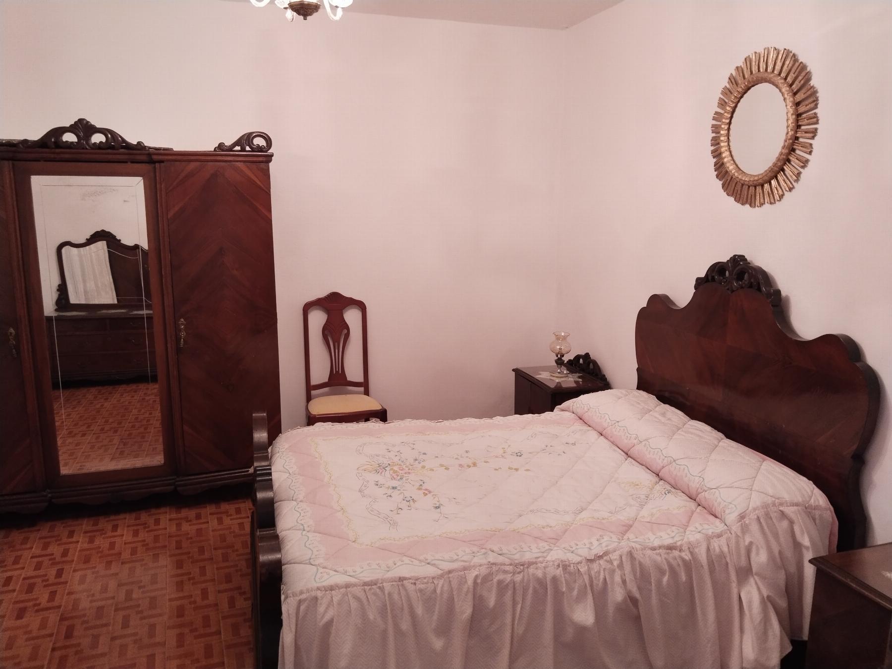 Venta de casa en Fuentes de León