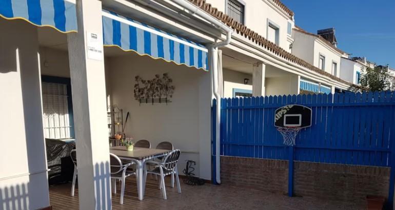 For sale of house in Coria del Río