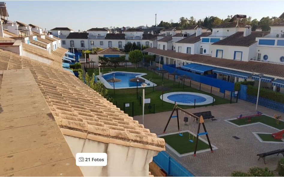 For sale of house in Coria del Río