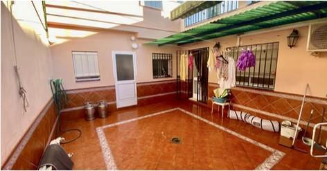 For sale of house in Salteras