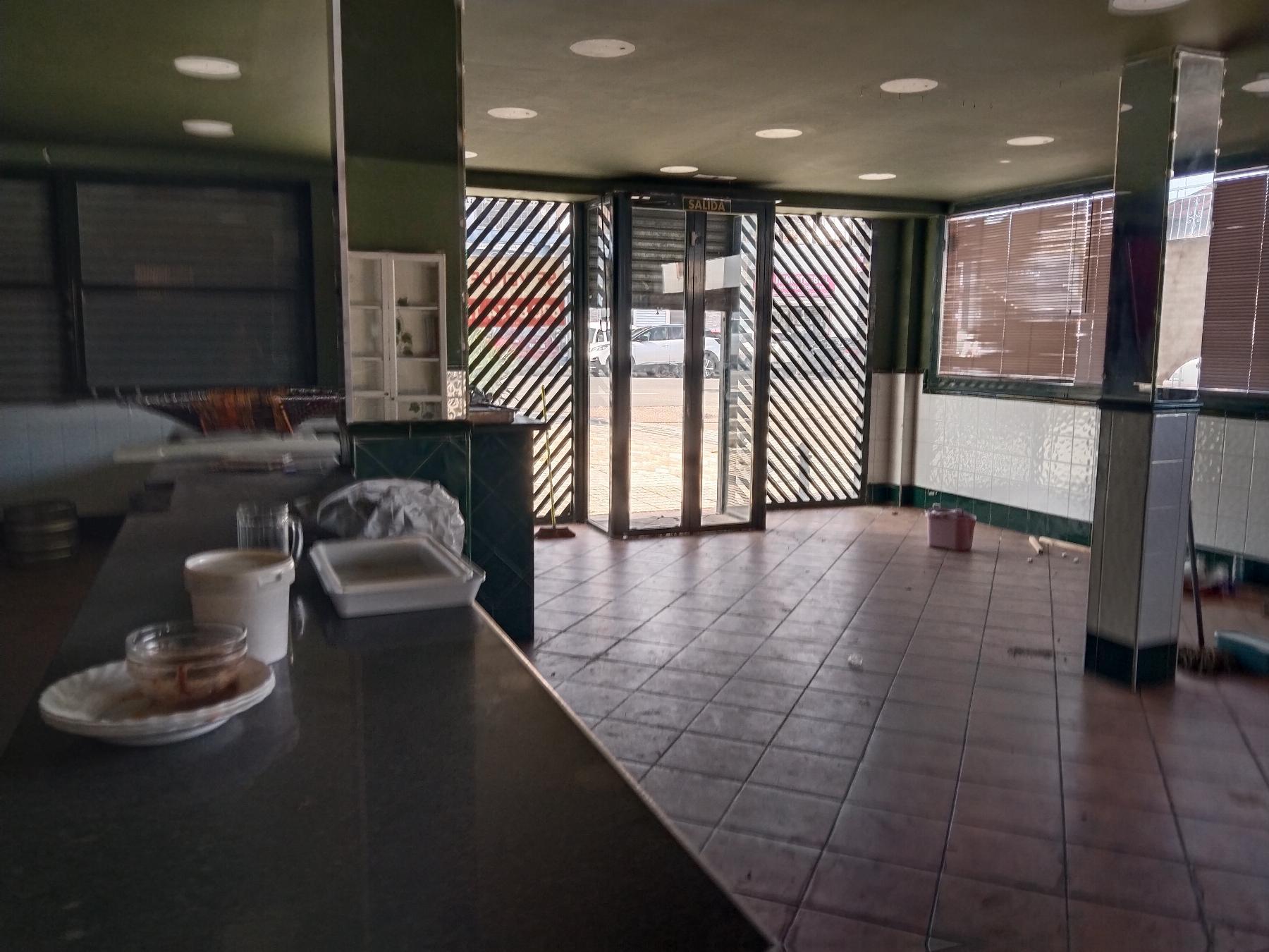 For sale of commercial in Bormujos
