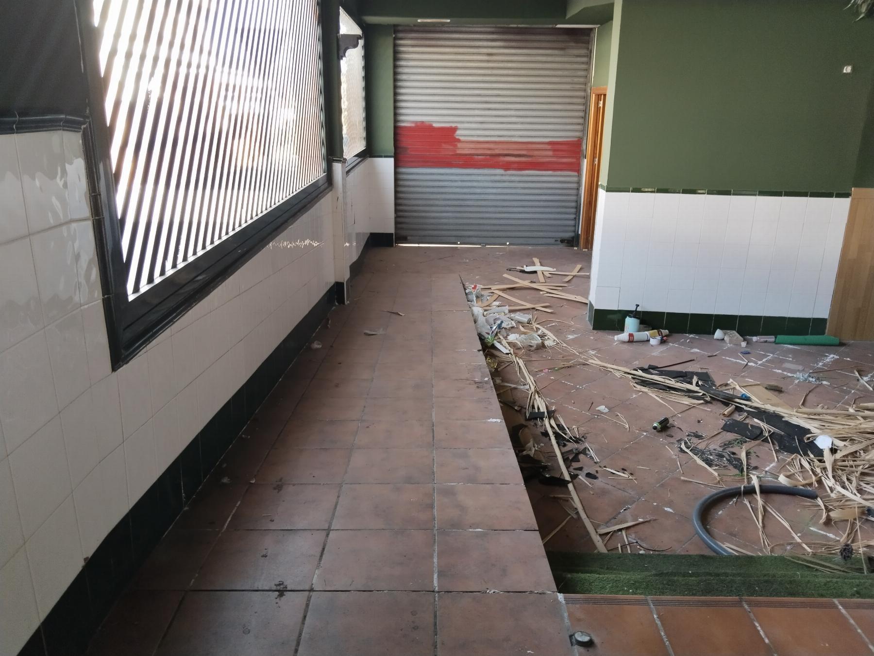 For sale of commercial in Bormujos