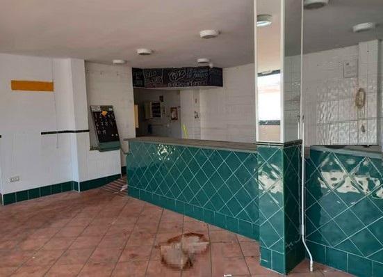 For sale of commercial in Bormujos
