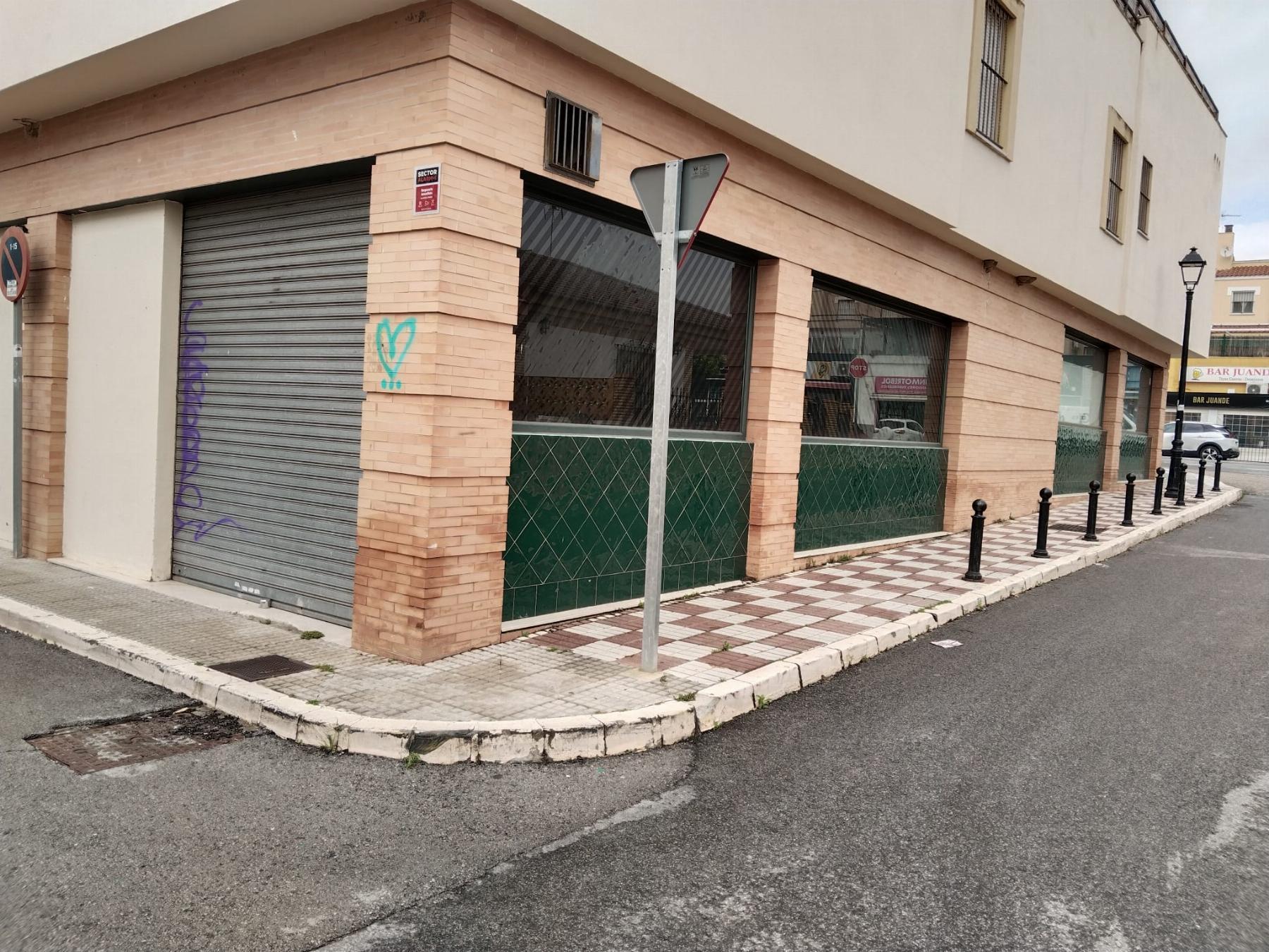 For sale of commercial in Bormujos