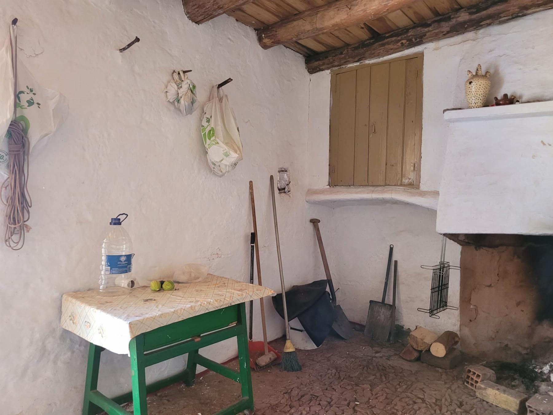 For sale of rural property in Fuentes de León