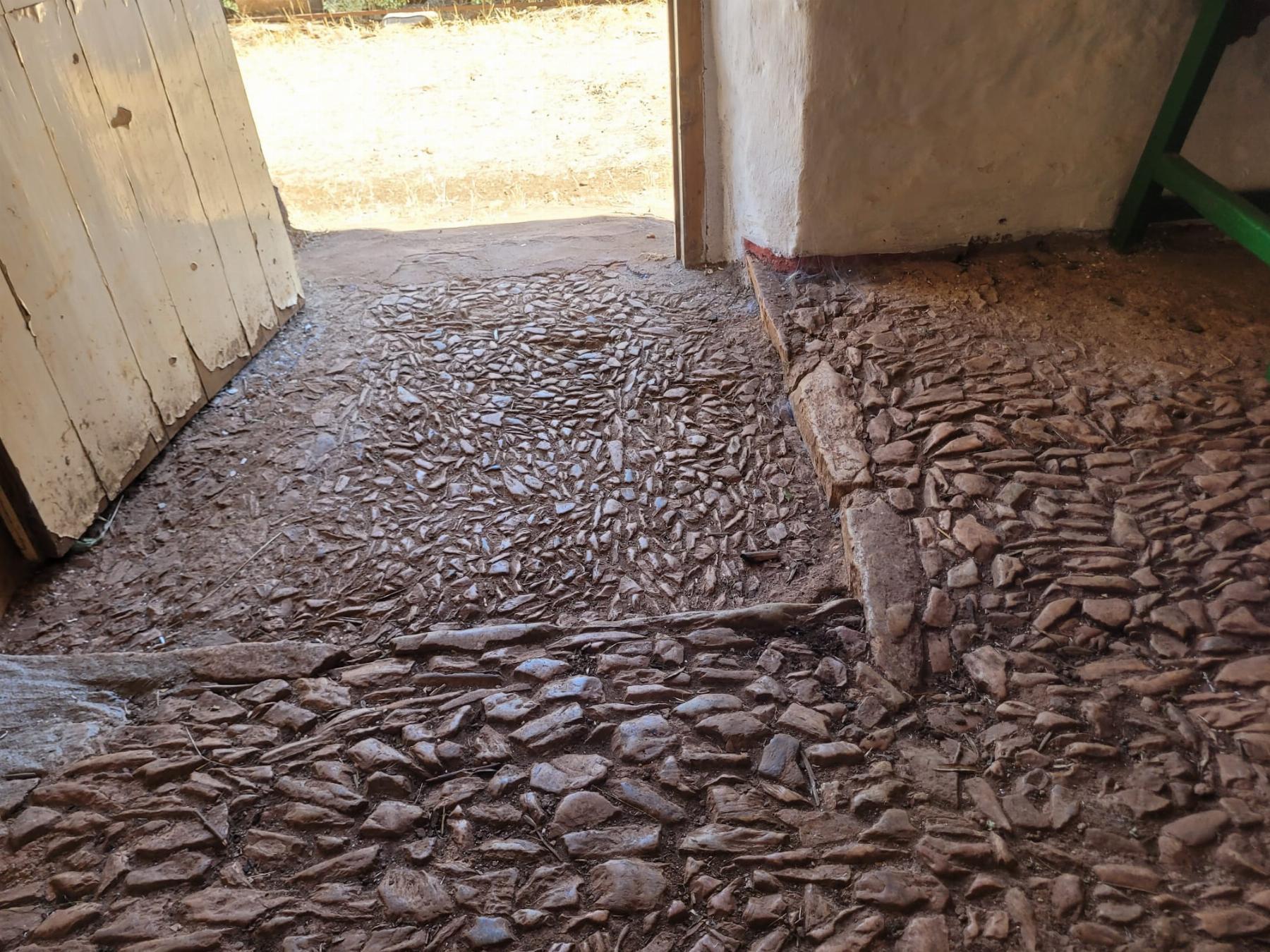 For sale of rural property in Fuentes de León