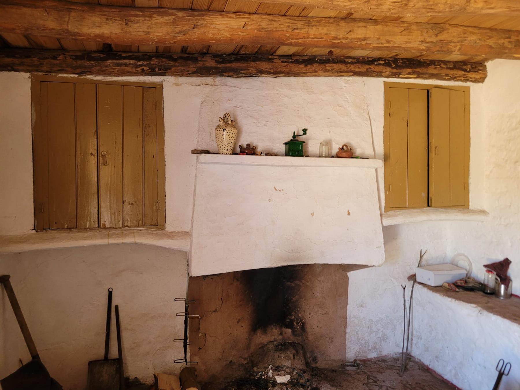 For sale of rural property in Fuentes de León