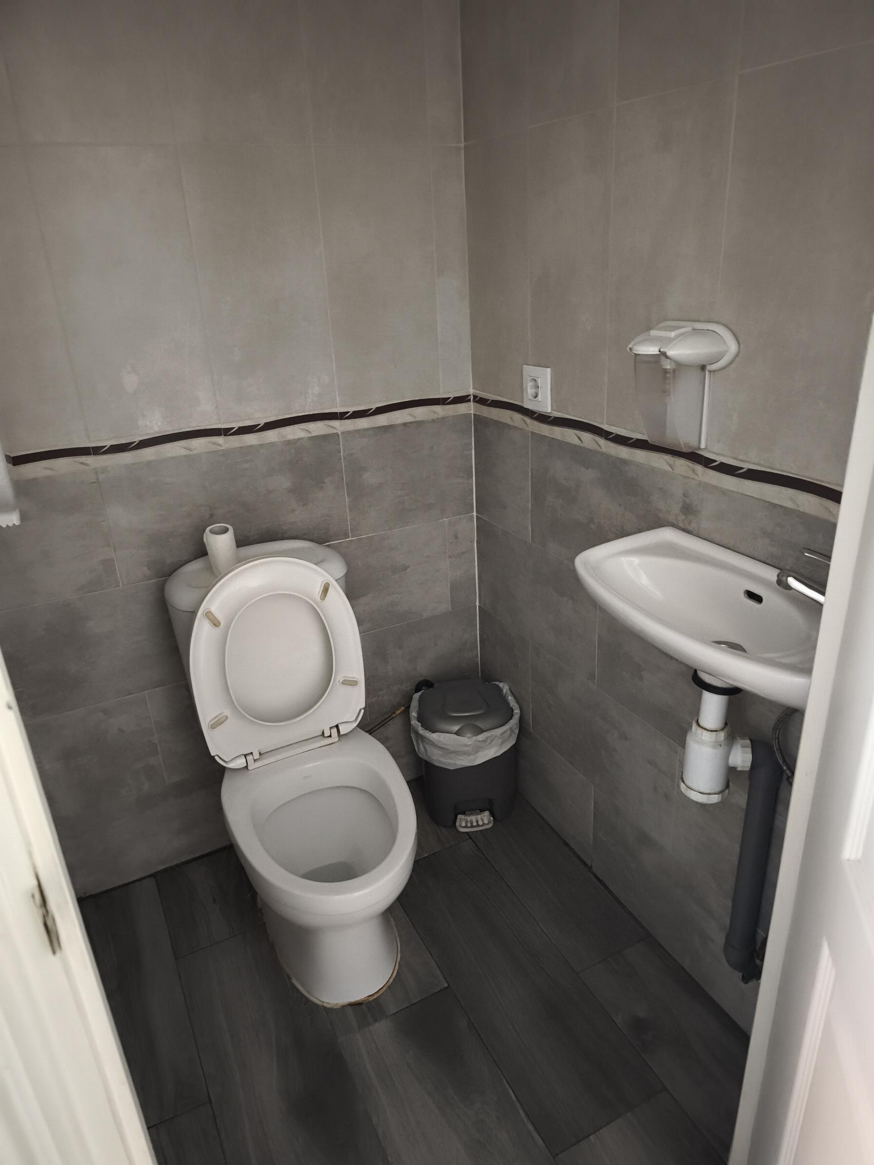 Venta de local en Bormujos