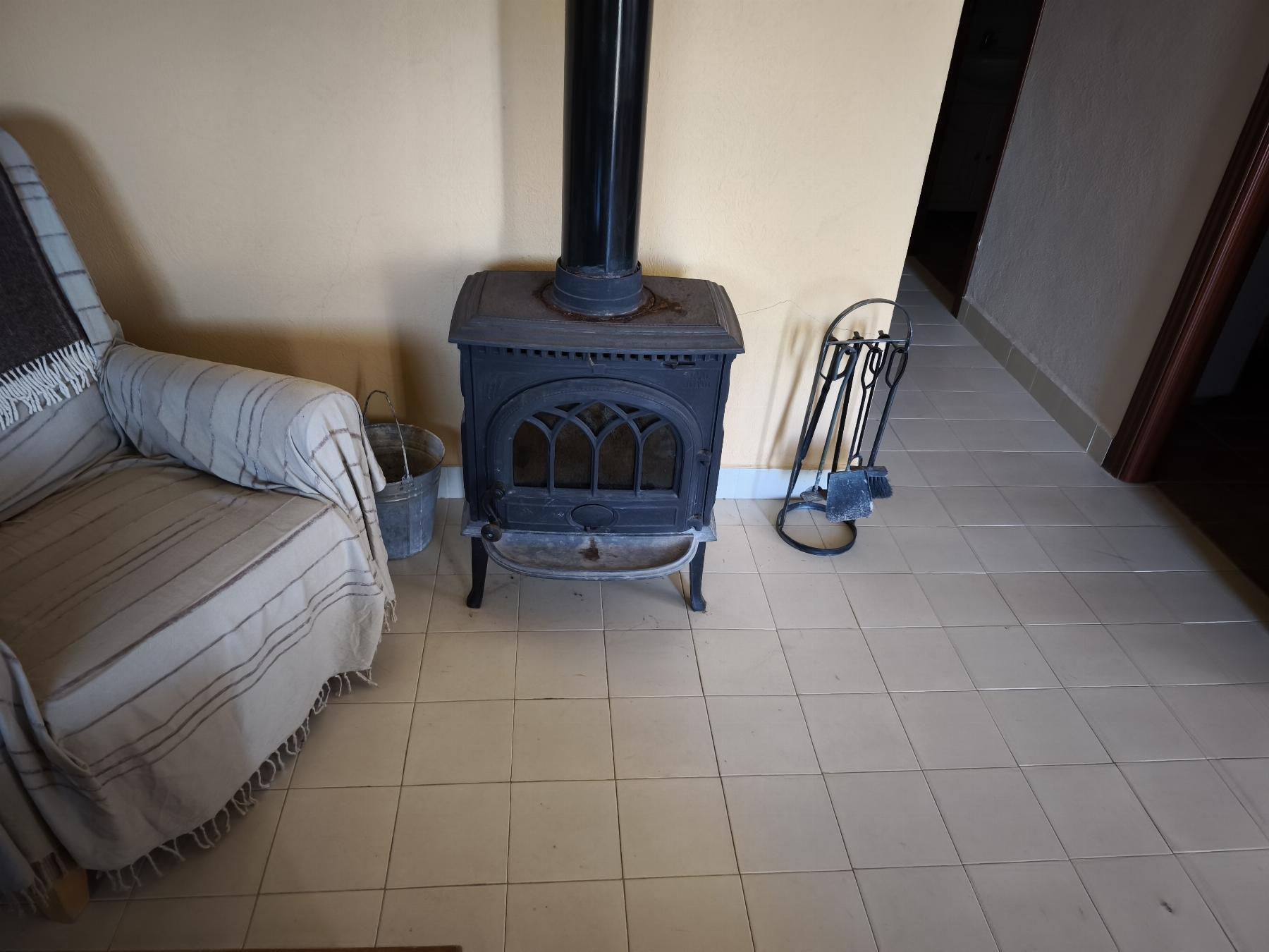 Venta de finca rústica en Fuentes de León