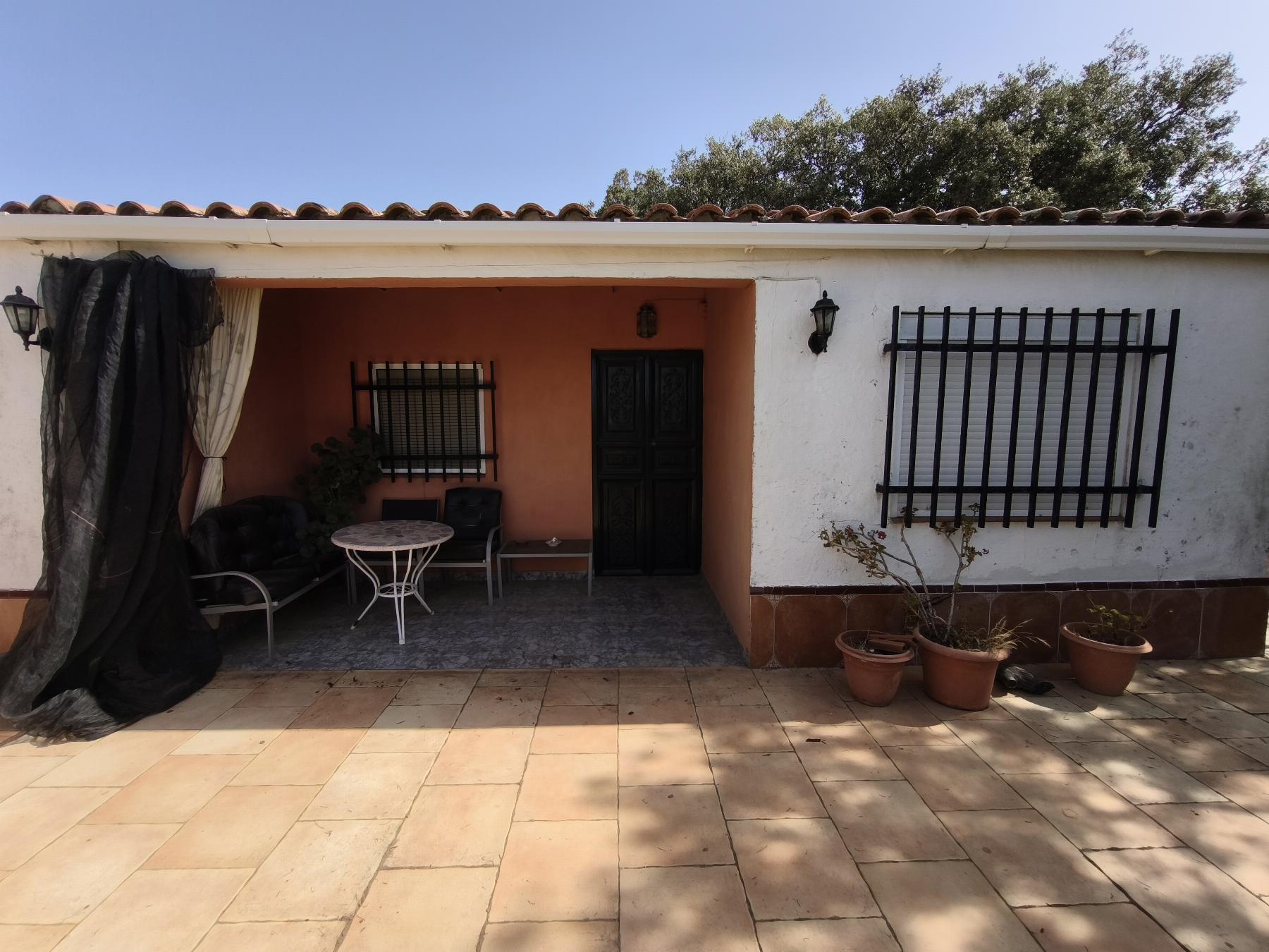Venta de finca rústica en Fuentes de León
