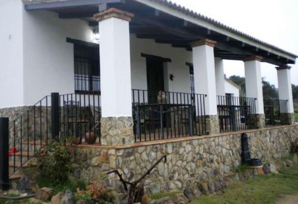 Venta de finca rústica en Zalamea la Real