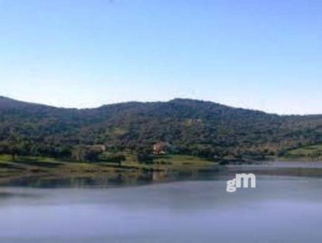 For sale of rural property in Cabeza la Vaca