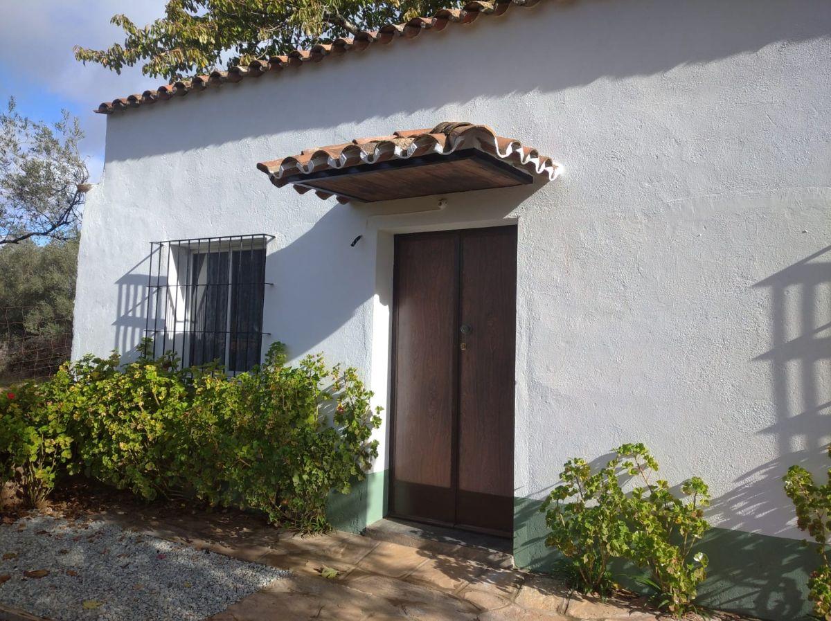 For sale of rural property in Fuentes de León