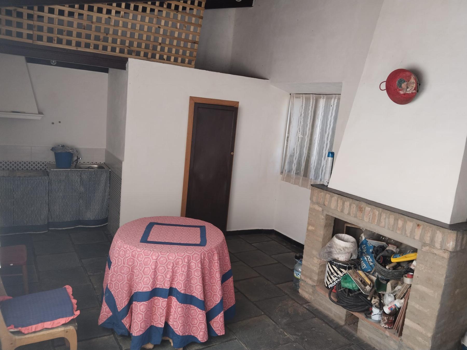 For sale of rural property in Fuentes de León