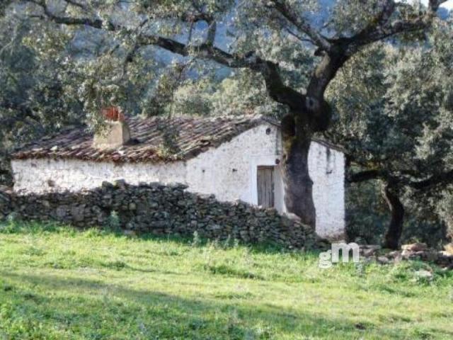 For sale of rural property in Cabeza la Vaca