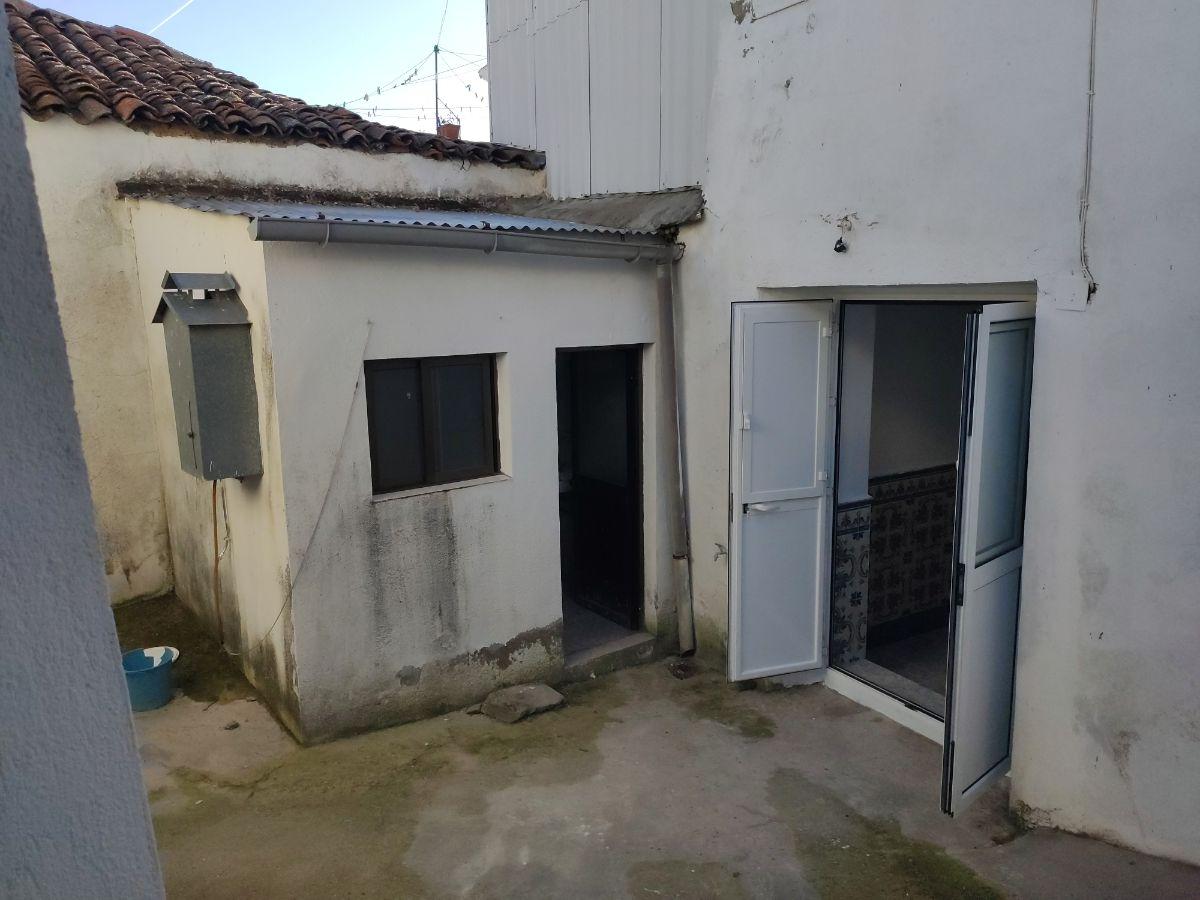 For sale of house in Cabeza la Vaca