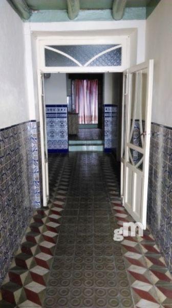 For sale of house in Fuentes de León