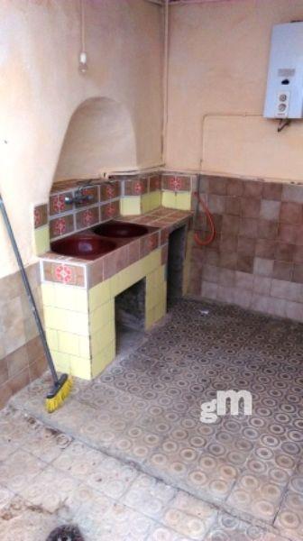 For sale of house in Fuentes de León