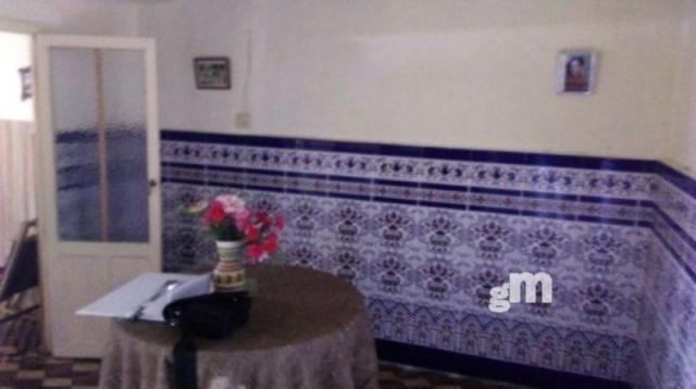 For sale of house in Fuentes de León