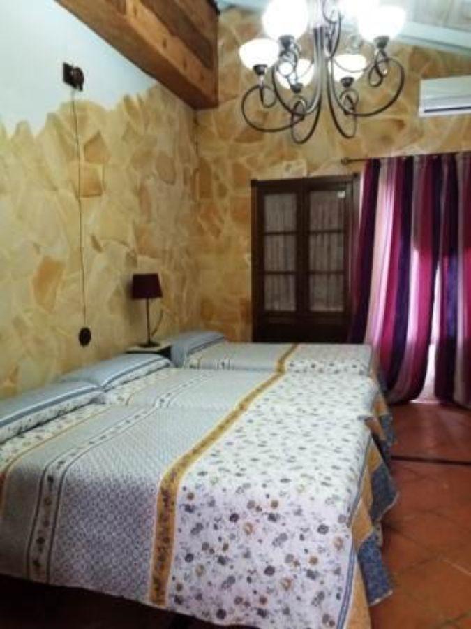 Venta de hotel en Arroyomolinos de León