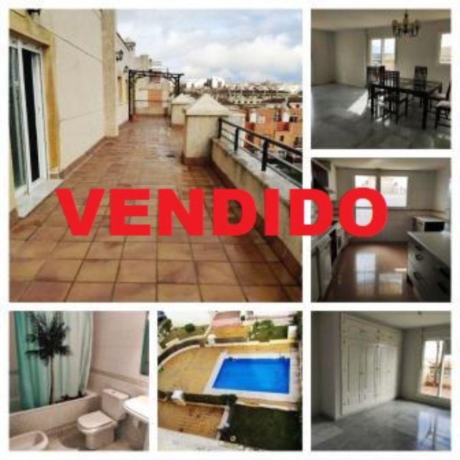 For sale of penthouse in Bormujos