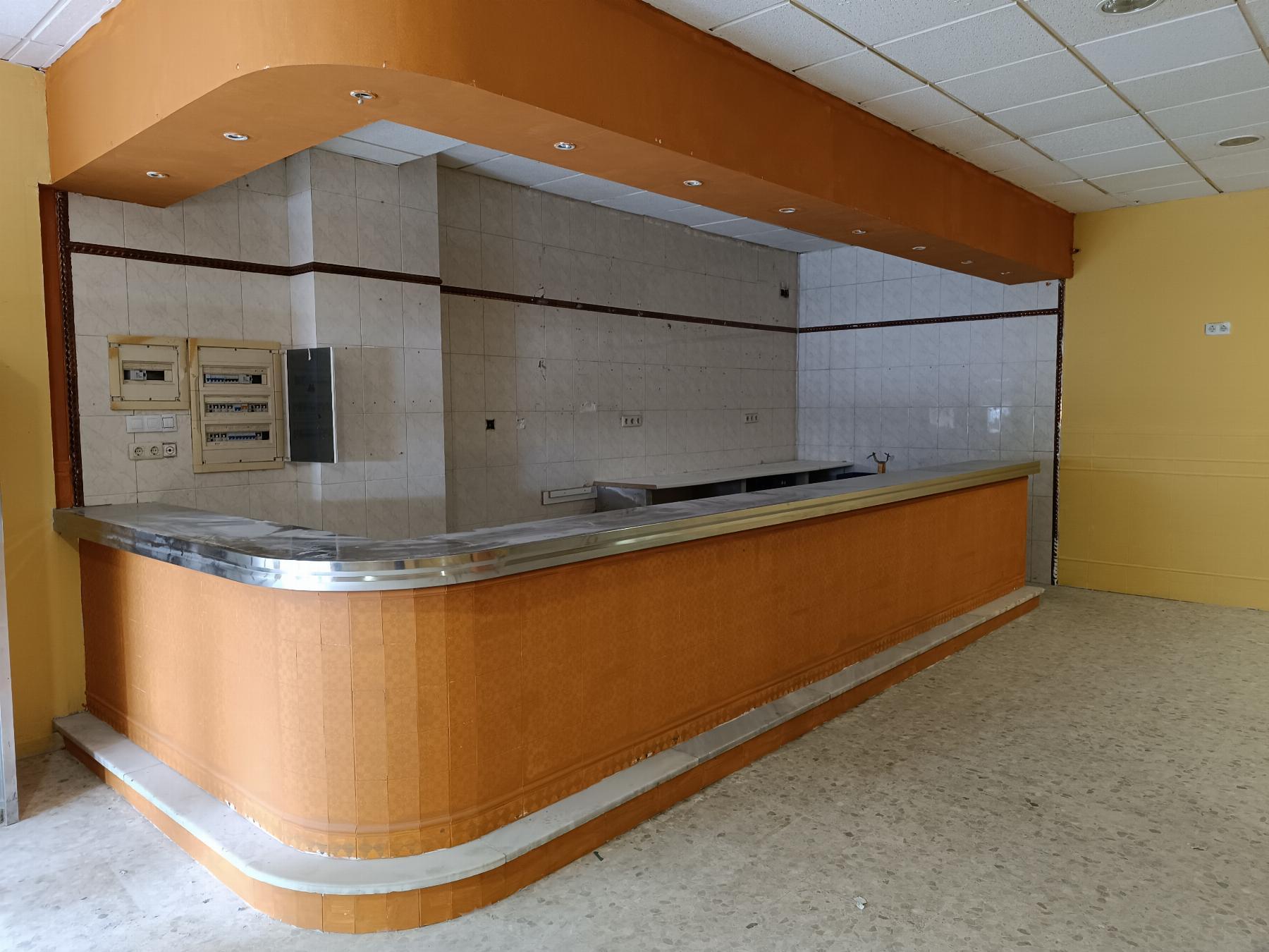 For rent of commercial in San Juan de Aznalfarache