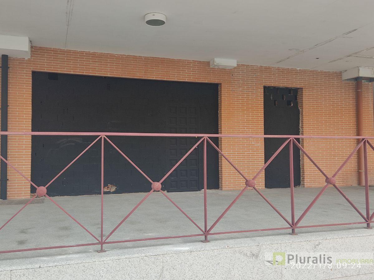 For sale of commercial in Navalcarnero