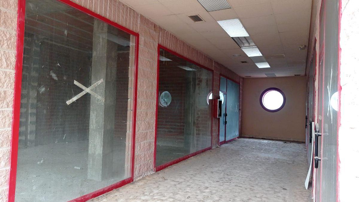 For rent of commercial in Brunete