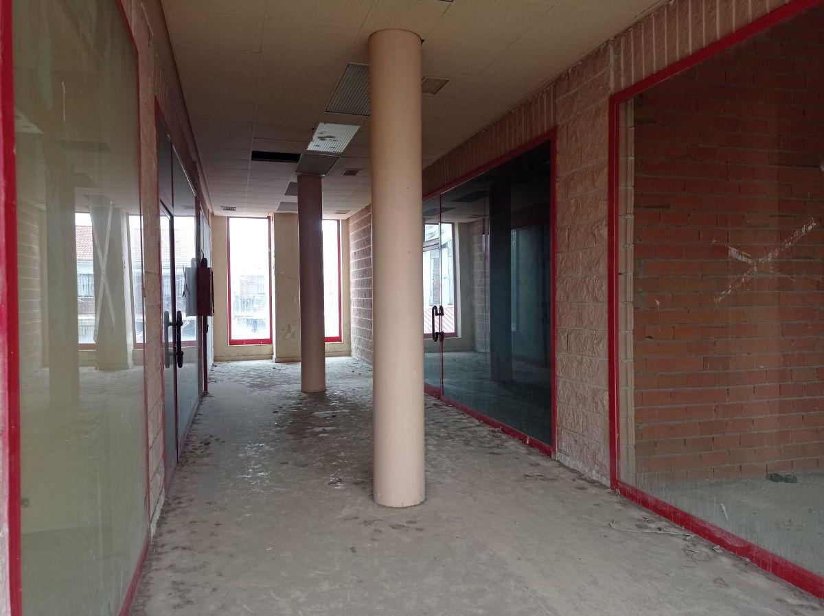 For rent of commercial in Brunete
