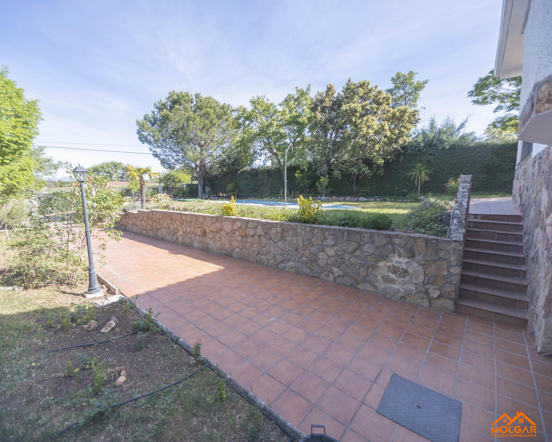 Venta de chalet en Valdenuño Fernández