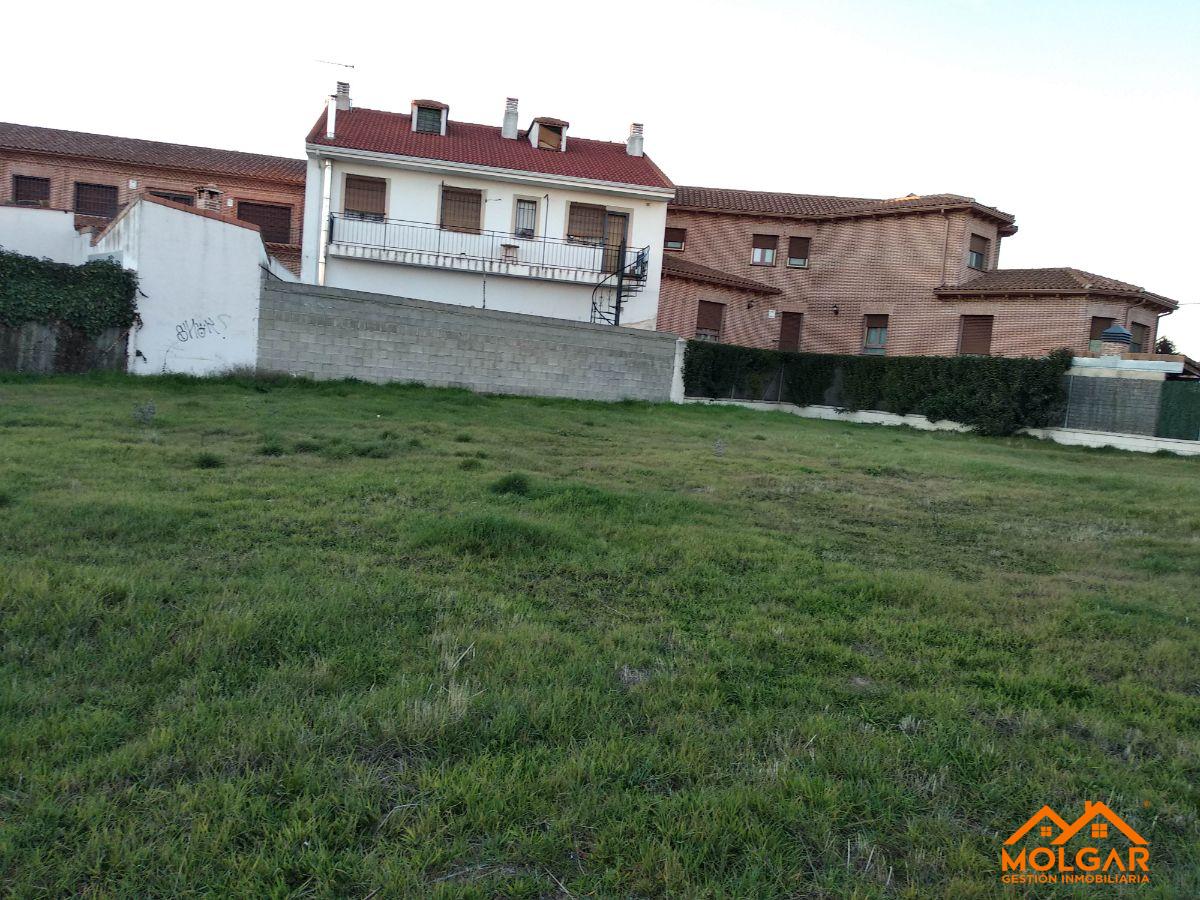 For sale of land in El Casar