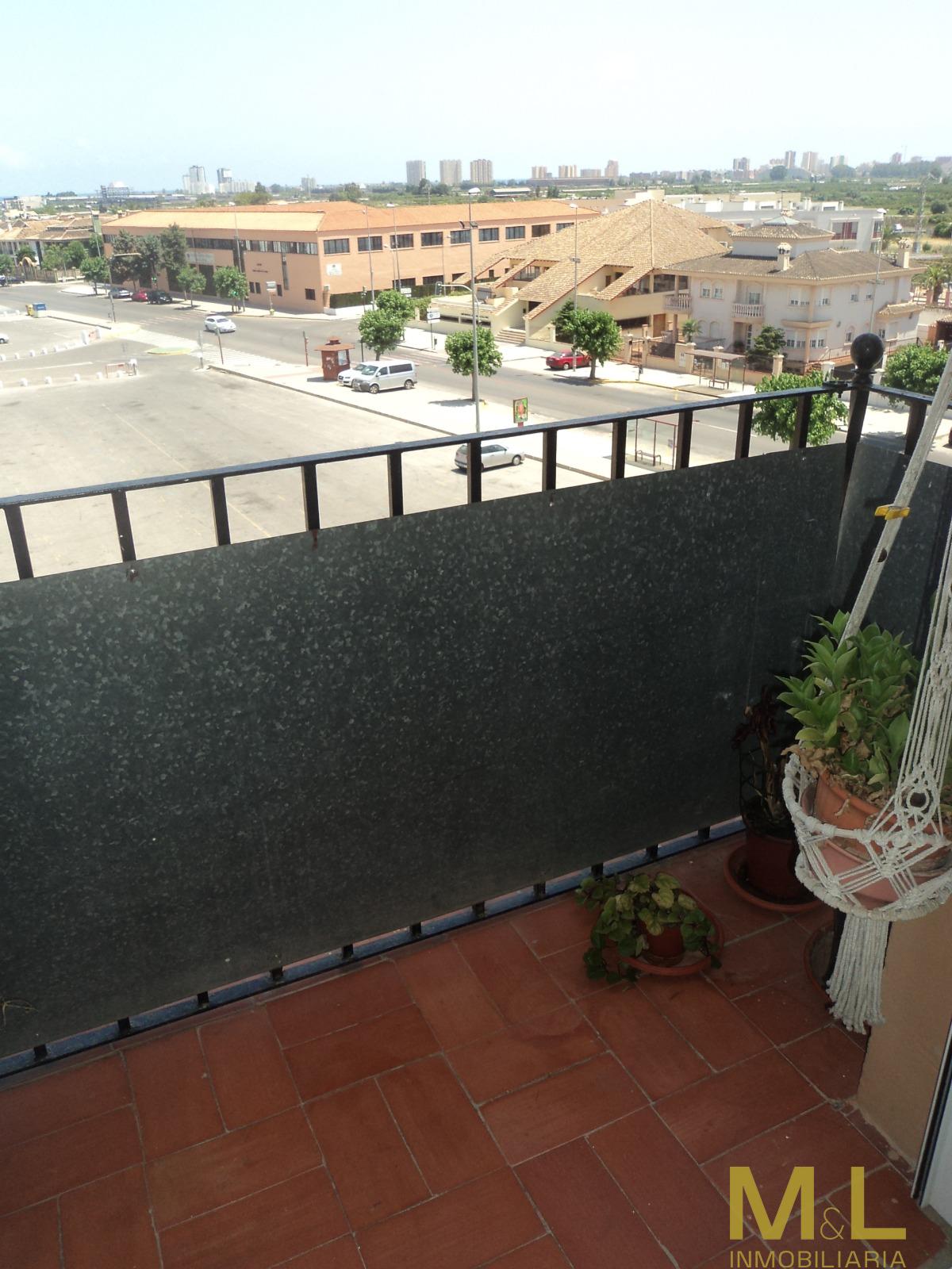 For sale of flat in Puig